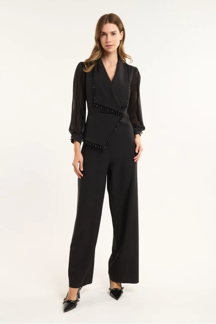 05-9370-BLACK-434x651 Ολόσωμη κρεπ φόρμα με γιακά και στρας, βάτες στους ώμους, μακρύ μανίκι με διαφάνεια και μανσέτα με κουμπί στο τελείωμα, κλείσιμο πίσω με κρυφό φερμουάρ στη ραφή.