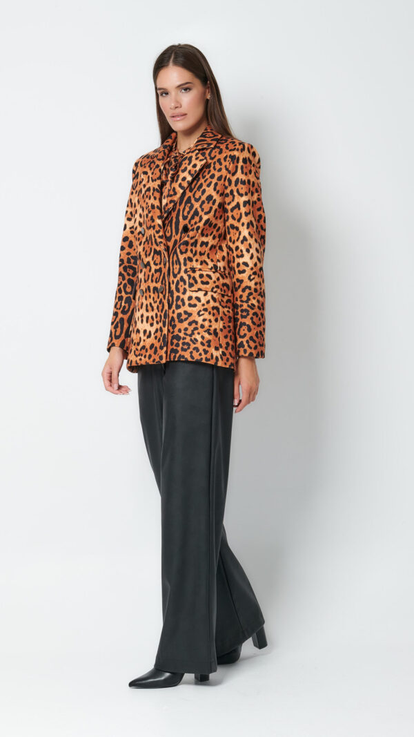 Σακκάκι σταυρωτό άνιμαλ – γυναικείο σακκάκι με animal print και σταυρωτό κλείσιμο