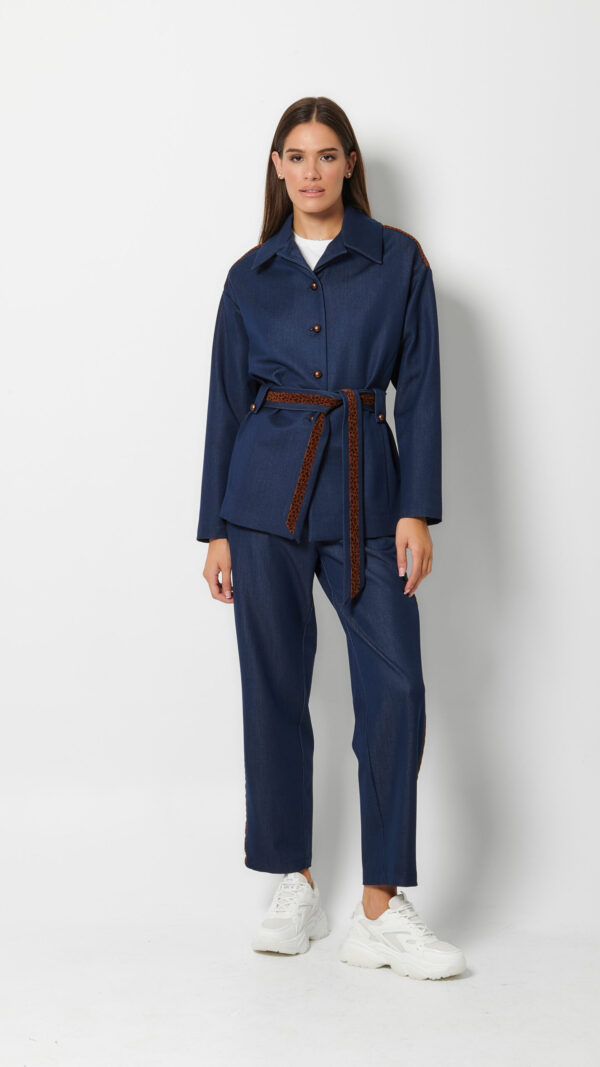 ζιν κουστούμι – γυναικείο σύνολο με ζώνη και μοντέρνα γραμμή