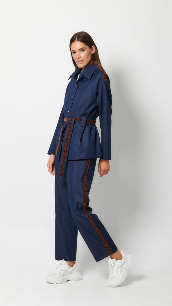 ζιν κουστούμι – γυναικείο σύνολο με ζώνη και μοντέρνα γραμμή