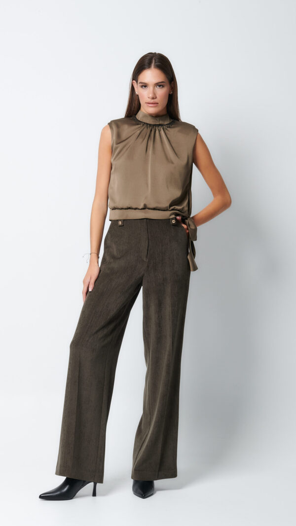 Μπλούζα σατέν VIRGI με δέσιμο στη μέση, ιδανική για να φορεθεί μέσα από κοστούμι